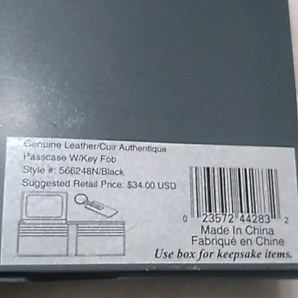 KEY FOB Kenneth Cole Leather Passcase Key Fob NWT